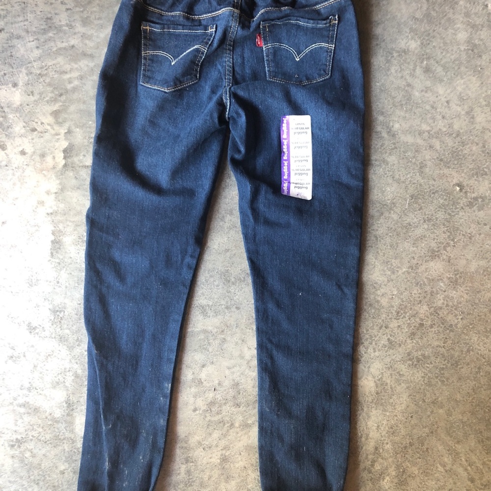 Levi’s girls size 16 reg. Blue denim Jeggings NWT pull on